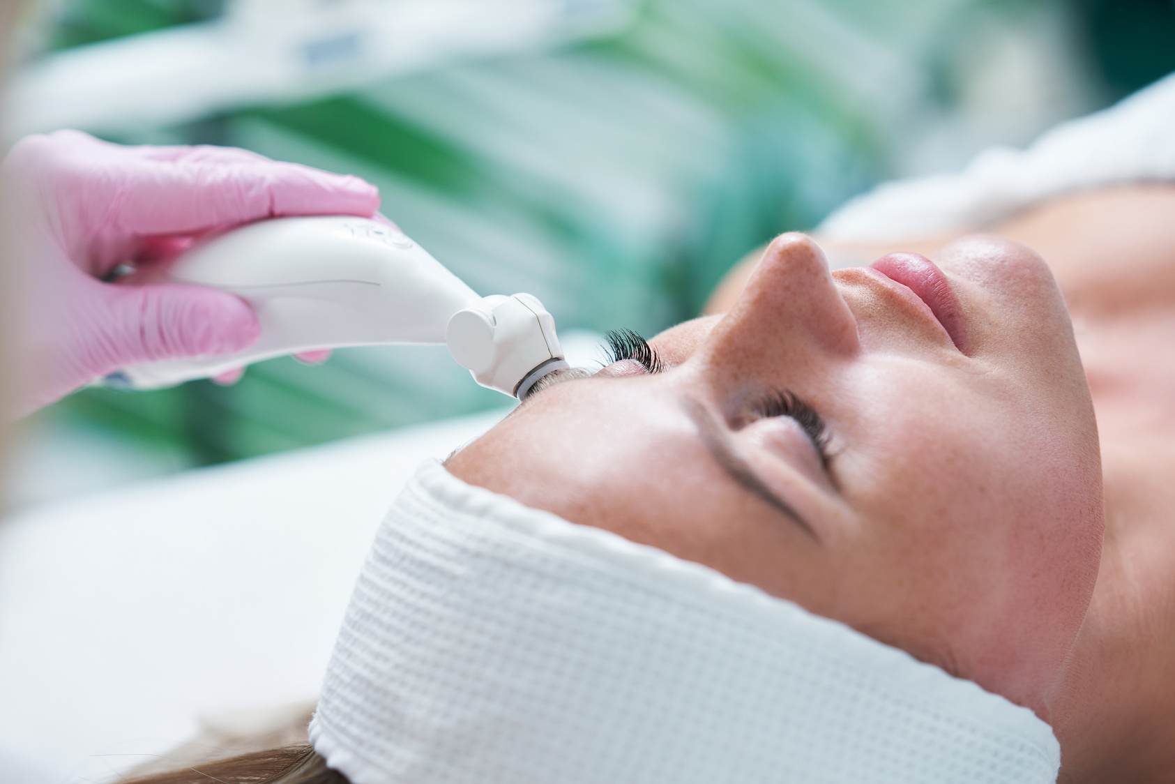 Woman Undergoing Face Hydrogen Purification